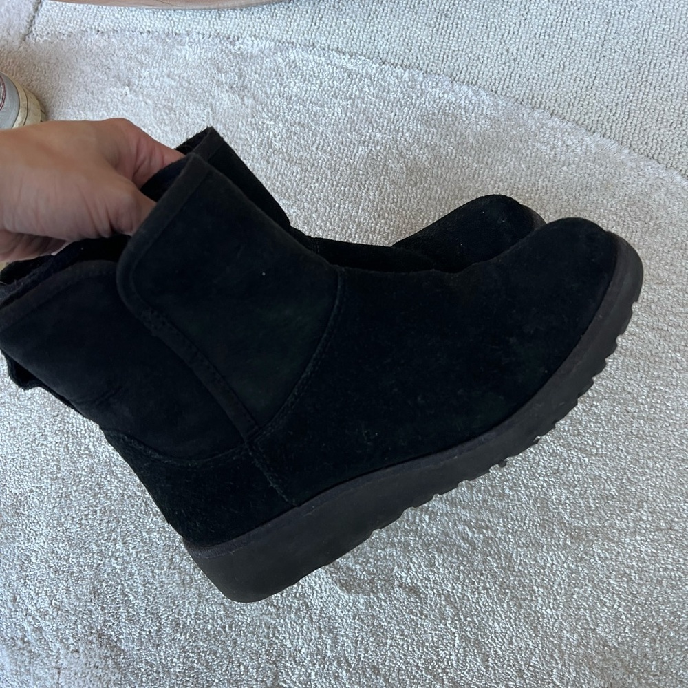 Black Short Ugg With Small Platform - image 2